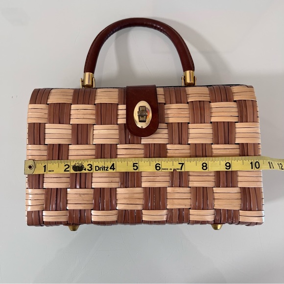 PURSE | Brown, tan & gold checkered basket woven medium box spring hand purse - Picture 8 of 16